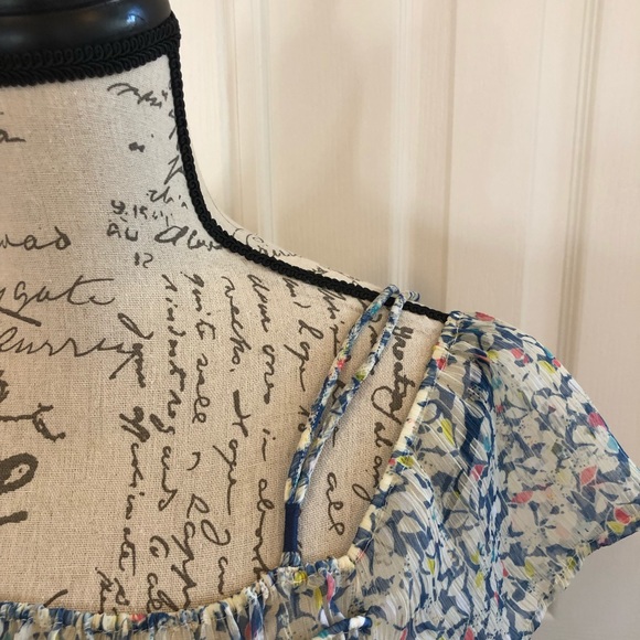 A & F | Floral Top | Size M | NWT - Picture 3 of 5